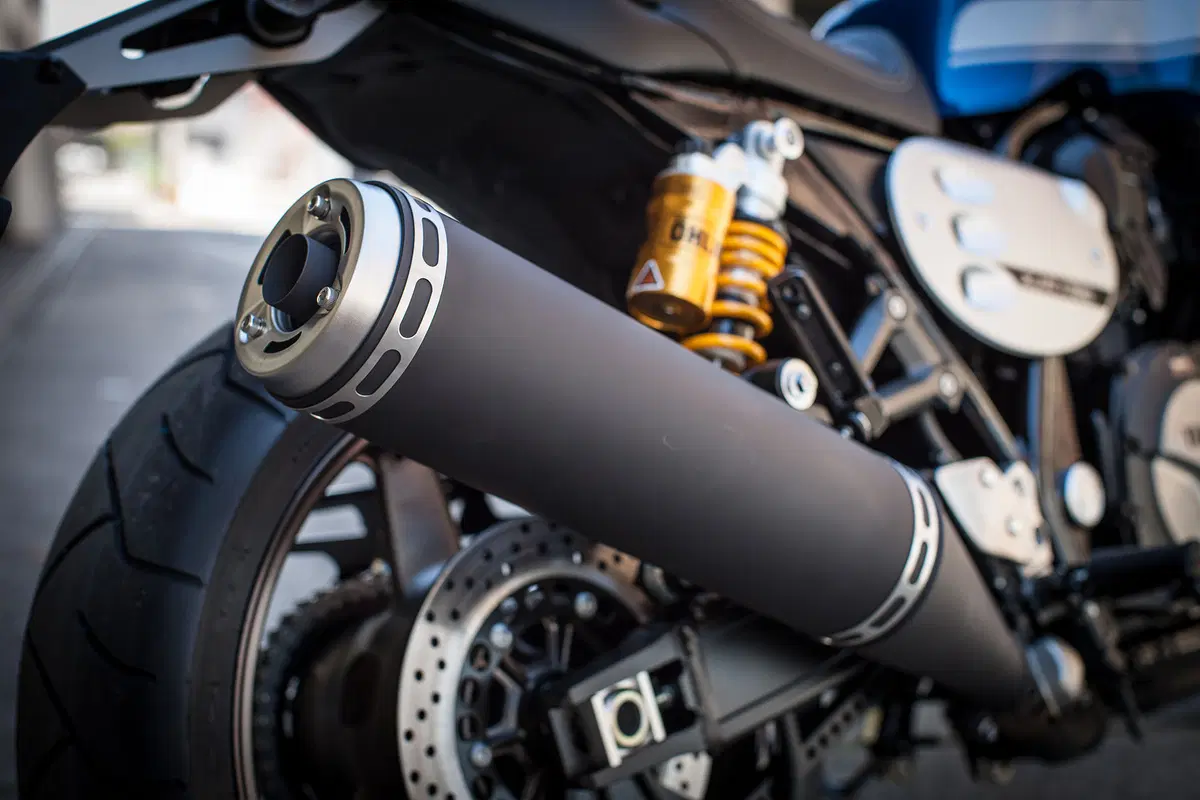 Yamaha XJR 1300 e XJR 1300 Racer 2015 (36)