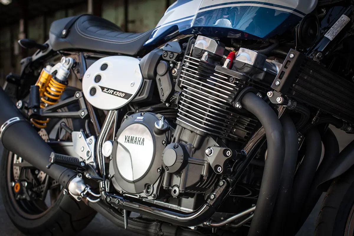 Yamaha XJR 1300 e XJR 1300 Racer 2015 (42)
