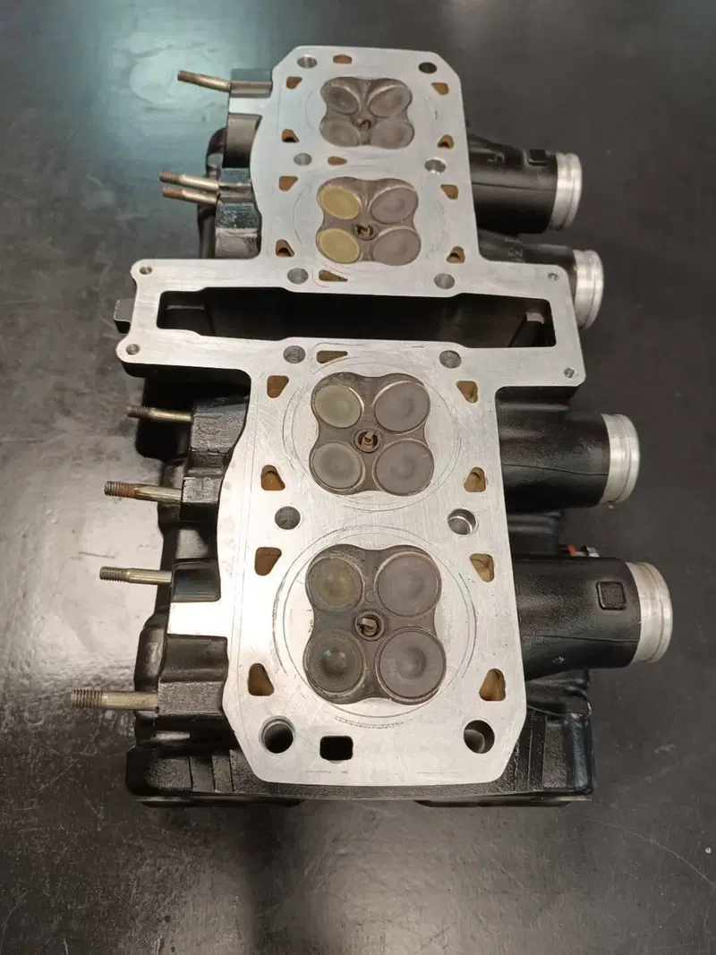 Testata GPz600R Kawasaki (10)