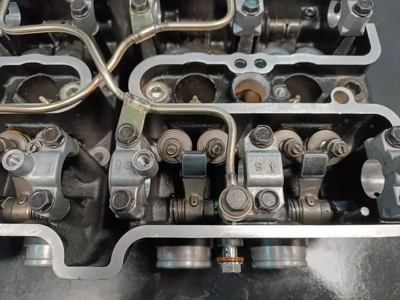 Testata GPz600R Kawasaki (12)