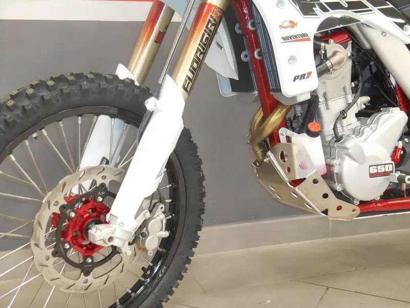 AJP PR7 650 Adventure (2025 - 26) (11)