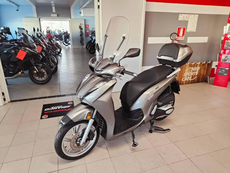 Honda SH 350 (2021 - 24) (4)