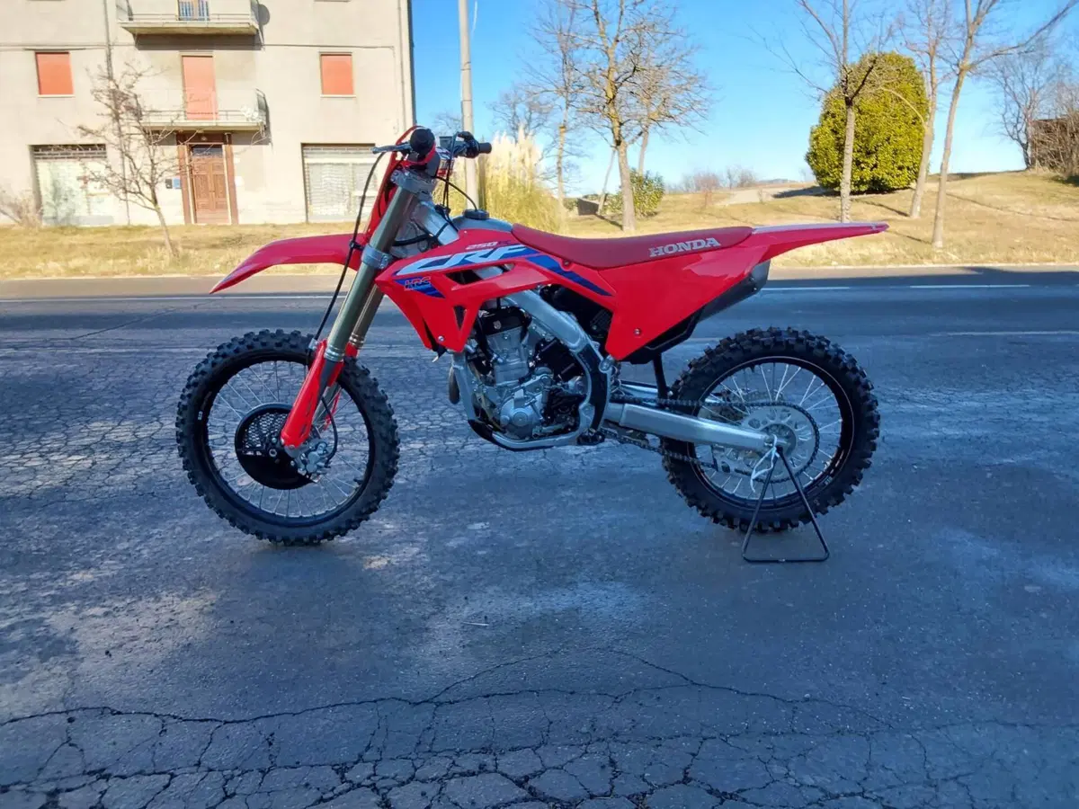 Honda CRF 250R (2023)