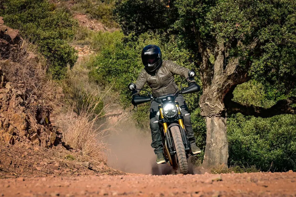 Triumph Scrambler 400 X TEST: come si guida su strada e in fuoristrada. Pro e contro! [VIDEO & GALLERY] (34)