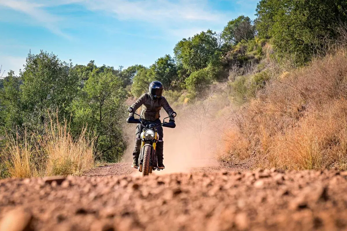 Triumph Scrambler 400 X TEST: come si guida su strada e in fuoristrada. Pro e contro! [VIDEO & GALLERY] (28)