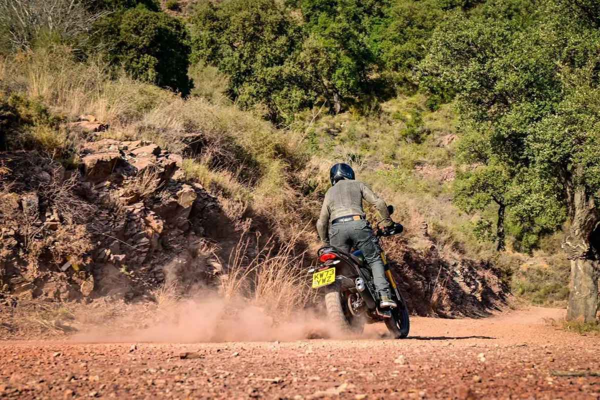 Triumph Scrambler 400 X TEST: come si guida su strada e in fuoristrada. Pro e contro! [VIDEO & GALLERY] (24)