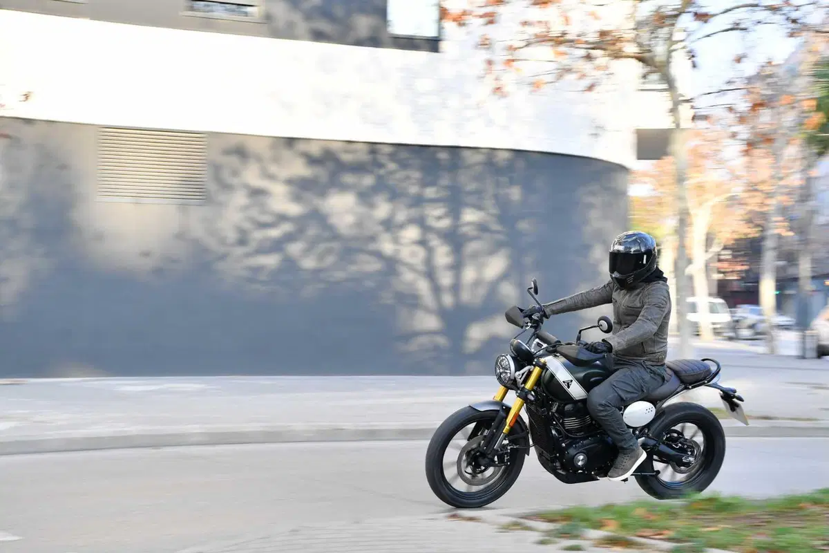 Triumph Scrambler 400 X TEST: come si guida su strada e in fuoristrada. Pro e contro! [VIDEO & GALLERY] (16)