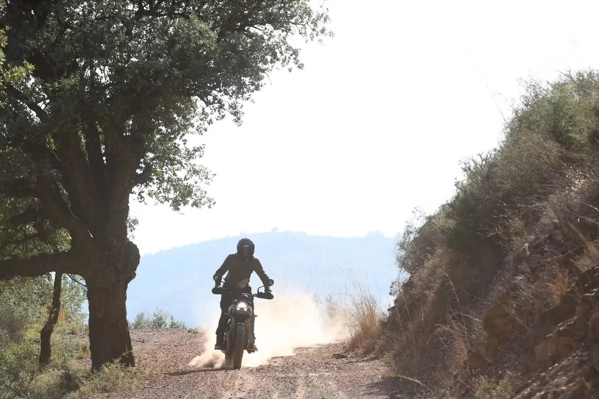 Triumph Scrambler 400 X TEST: come si guida su strada e in fuoristrada. Pro e contro! [VIDEO & GALLERY] (12)