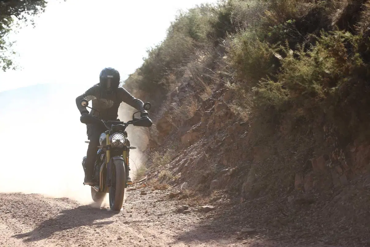 Triumph Scrambler 400 X TEST: come si guida su strada e in fuoristrada. Pro e contro! [VIDEO & GALLERY] (10)
