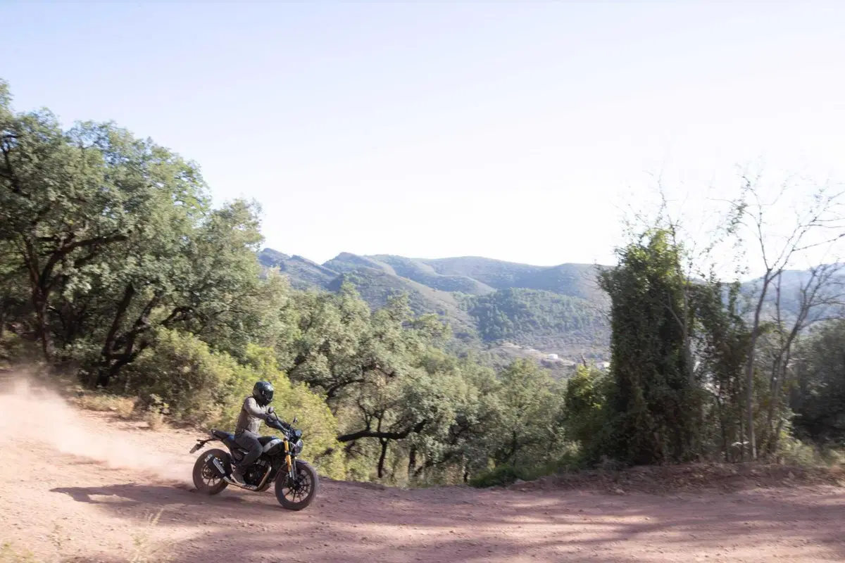 Triumph Scrambler 400 X TEST: come si guida su strada e in fuoristrada. Pro e contro! [VIDEO & GALLERY] (4)
