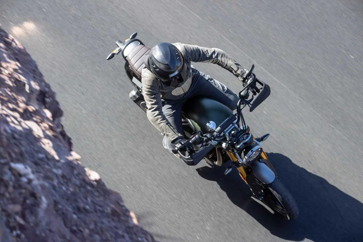 Triumph Scrambler 400 X TEST: come si guida su strada e in fuoristrada. Pro e contro! [VIDEO & GALLERY] (2)