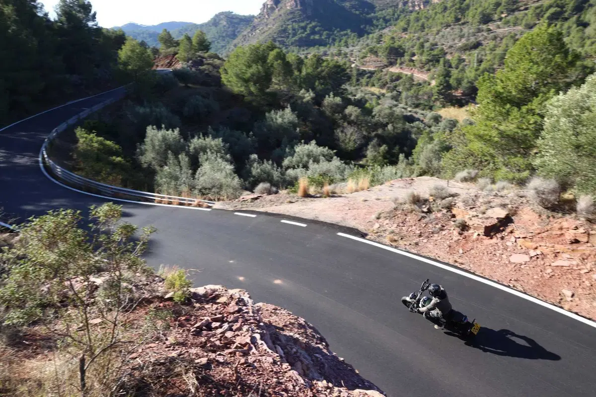 Triumph Scrambler 400 X TEST: come si guida su strada e in fuoristrada. Pro e contro! [VIDEO & GALLERY]
