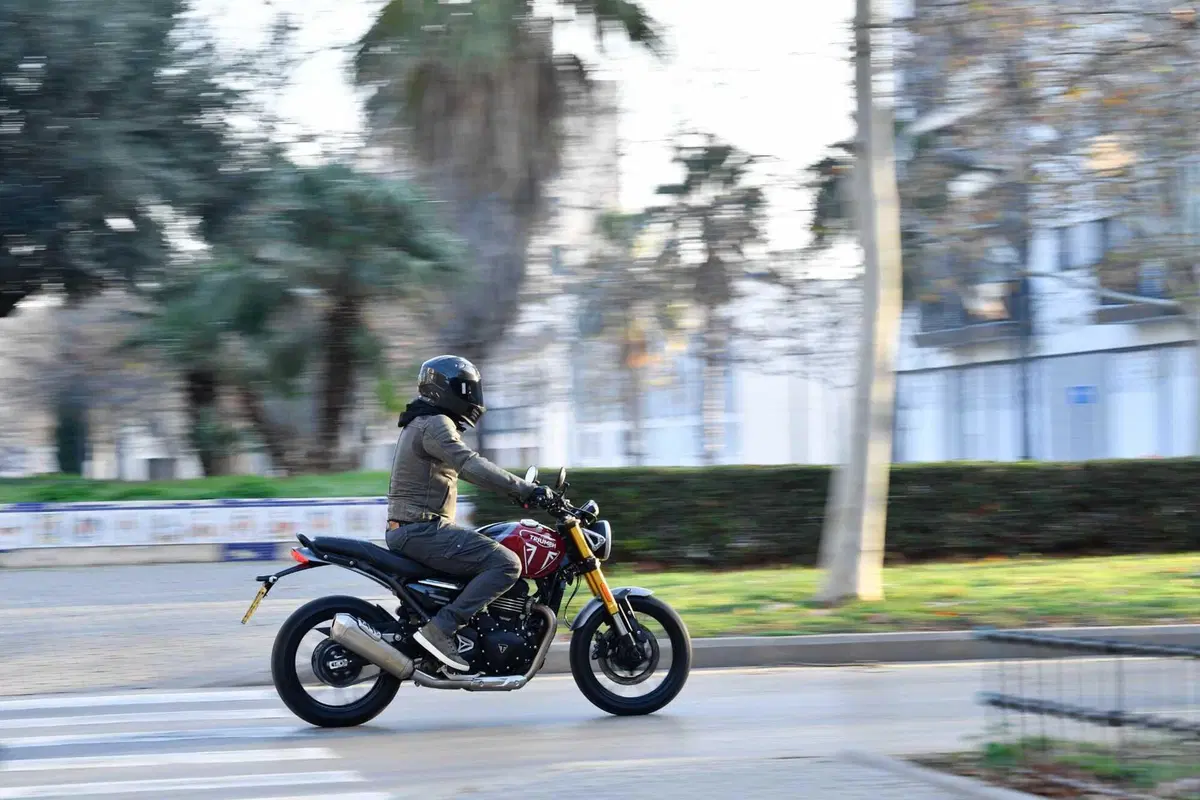 Triumph Speed 400 TEST: stile, prestazioni e divertimento a meno di 6.000 euro [VIDEO & GALLERY] (8)