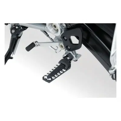 Pedaline Kuryakyn Riot-X nere e cromate richiedono 
