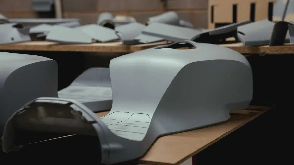 Ecco come una Royal Enfield Shotgun 650 diventa una star su Netflix