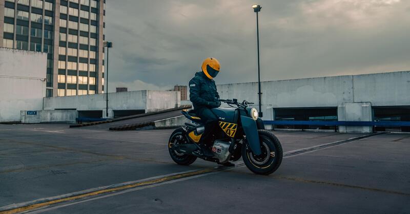 Ecco come una Royal Enfield Shotgun 650 diventa una star su Netflix [GALLERY]