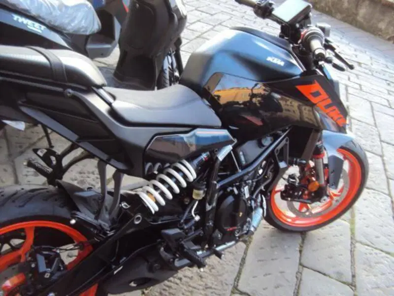 KTM 125 Duke (2024 - 25) (2)