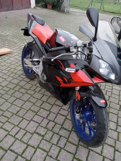 Aprilia RS 50 Prezzo, Scheda tecnica e Foto - Dueruote