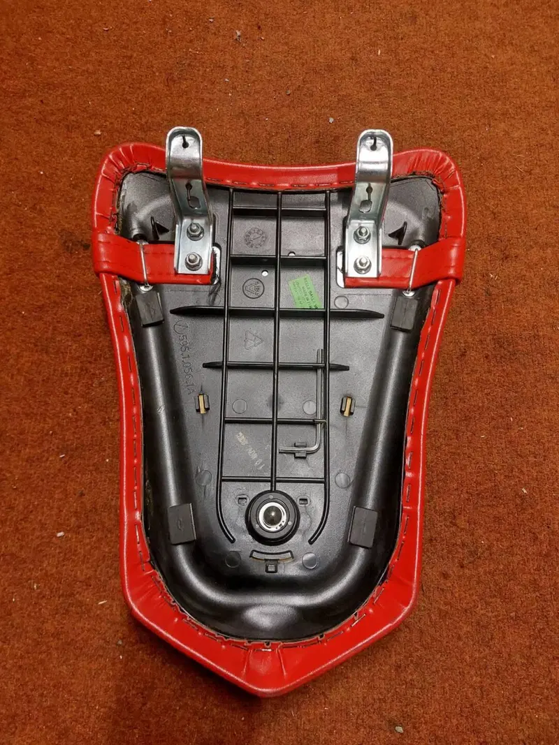 SELLA DUCATI 999/749 (3)