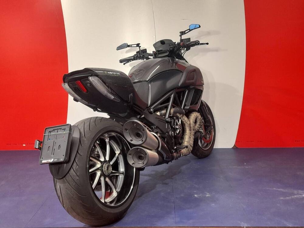 Ducati Diavel 1200 Carbon (2010 - 13) (2)