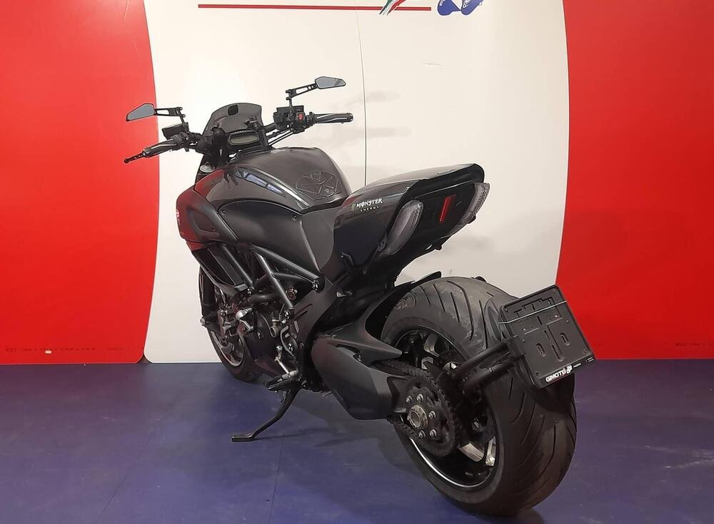 Ducati Diavel 1200 Carbon (2010 - 13) (3)