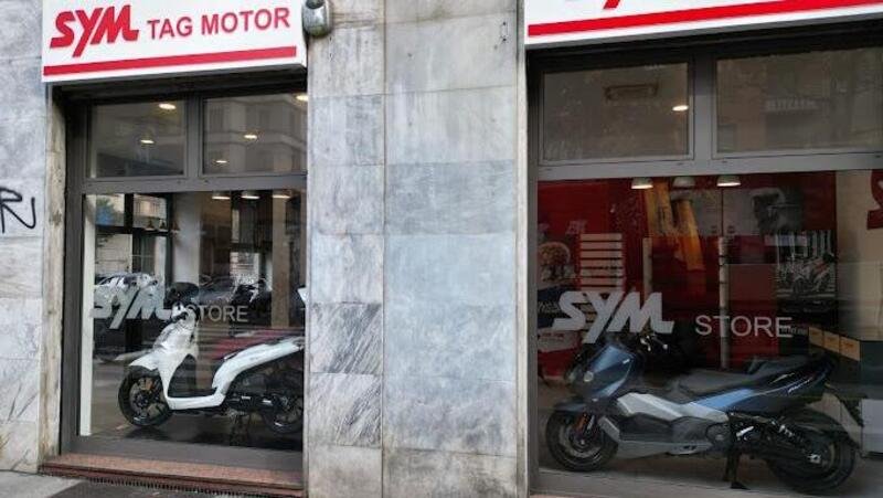 TAG MOTOR SYM Store apre a Milano