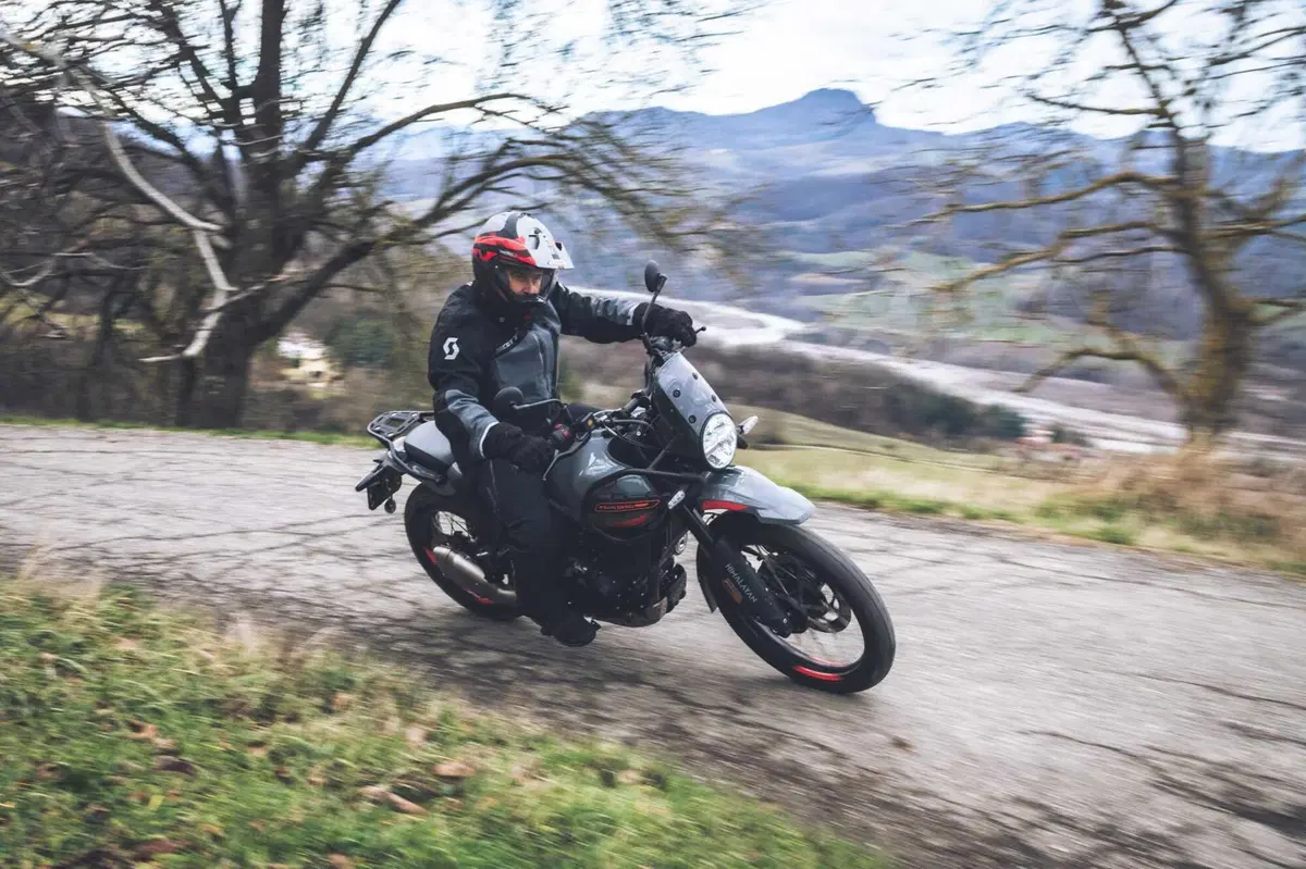 Royal Enfield HIMALAYAN 452: è davvero migliorata in tutto? Il nostro LONG TEST (8)