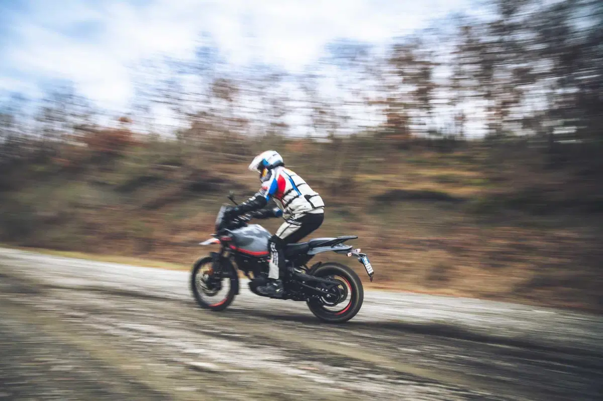 Royal Enfield HIMALAYAN 452: è davvero migliorata in tutto? Il nostro LONG TEST (9)