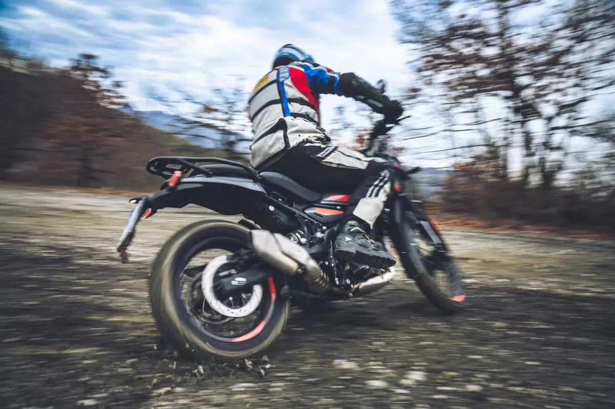 Royal Enfield HIMALAYAN 452: è davvero migliorata in tutto? Il nostro LONG TEST (14)
