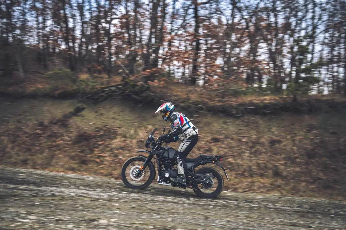 Royal Enfield HIMALAYAN 452: è davvero migliorata in tutto? Il nostro LONG TEST (19)