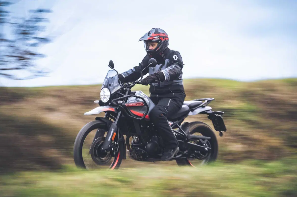 Royal Enfield HIMALAYAN 452: è davvero migliorata in tutto? Il nostro LONG TEST (42)