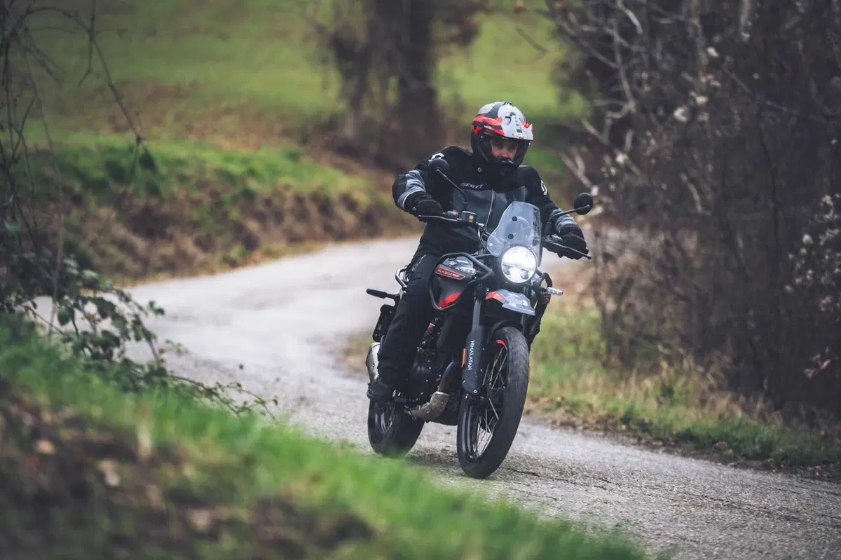 Royal Enfield HIMALAYAN 452: è davvero migliorata in tutto? Il nostro LONG TEST (44)