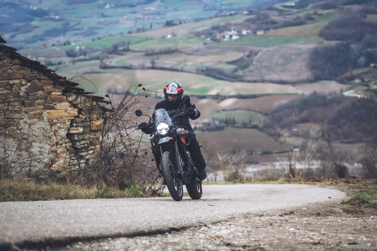 Royal Enfield HIMALAYAN 452: è davvero migliorata in tutto? Il nostro LONG TEST (46)