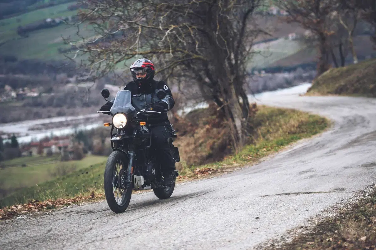 Royal Enfield HIMALAYAN 452: è davvero migliorata in tutto? Il nostro LONG TEST (57)