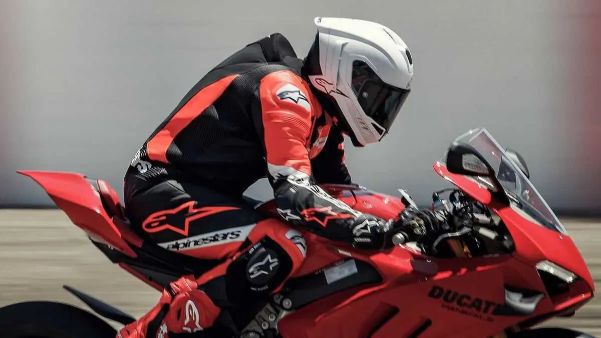 Supertech R10: tutte le novità del casco da corsa di Alpinestars [VIDEO E GALLERY] (3)