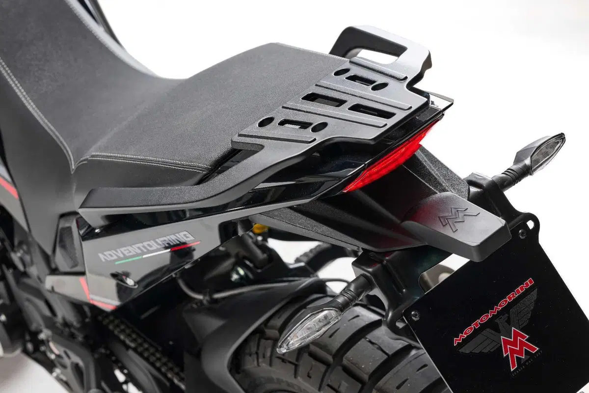 Moto Morini: la X-Cape Black Ebony arriva in concessionaria (2)