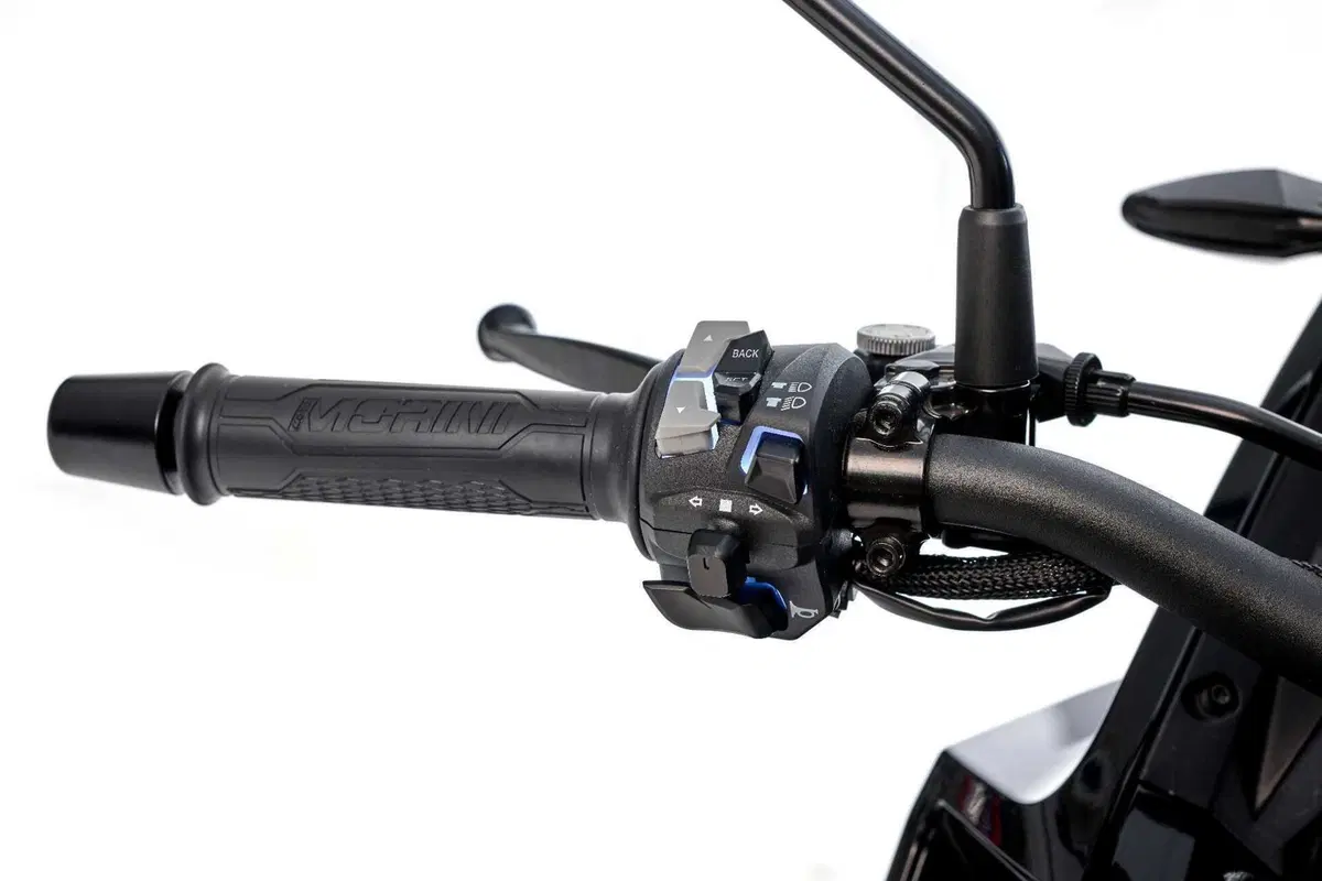 Moto Morini: la X-Cape Black Ebony arriva in concessionaria (7)