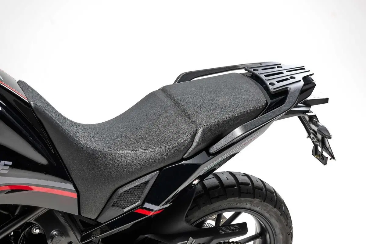 Moto Morini: la X-Cape Black Ebony arriva in concessionaria (11)