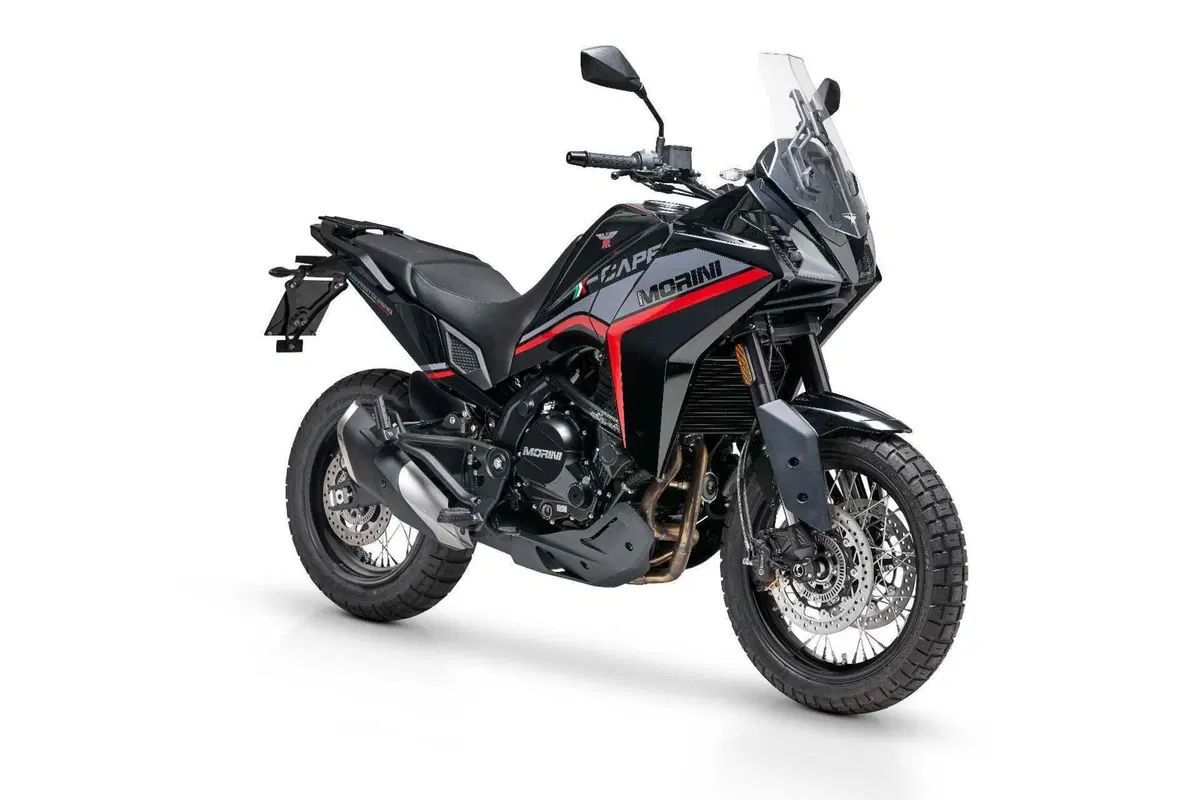 Moto Morini: la X-Cape Black Ebony arriva in concessionaria (12)