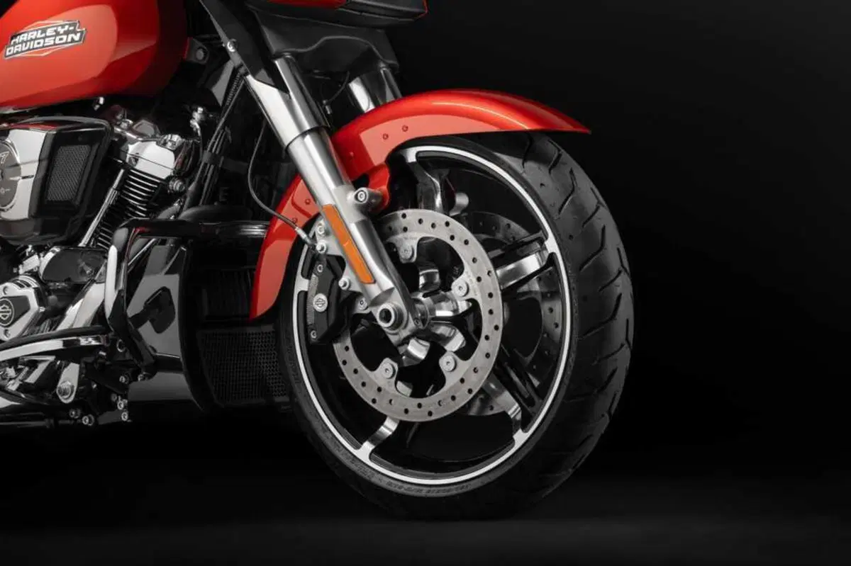 Il nuovo Street Glide 2024 di Harley-Davidson: dotazioni, versioni e prezzi (25)