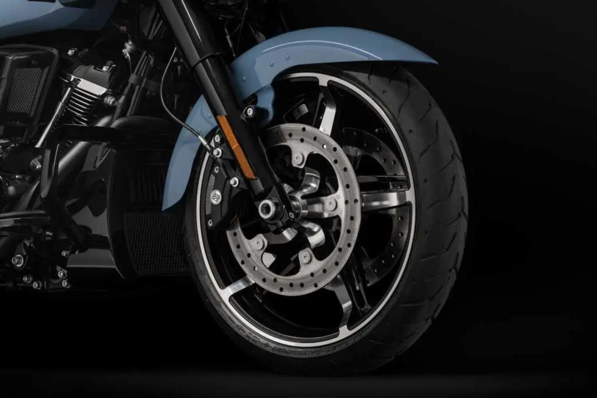 Come cambia il Road Glide 2024? Caratteristiche, prezzi e versioni (37)