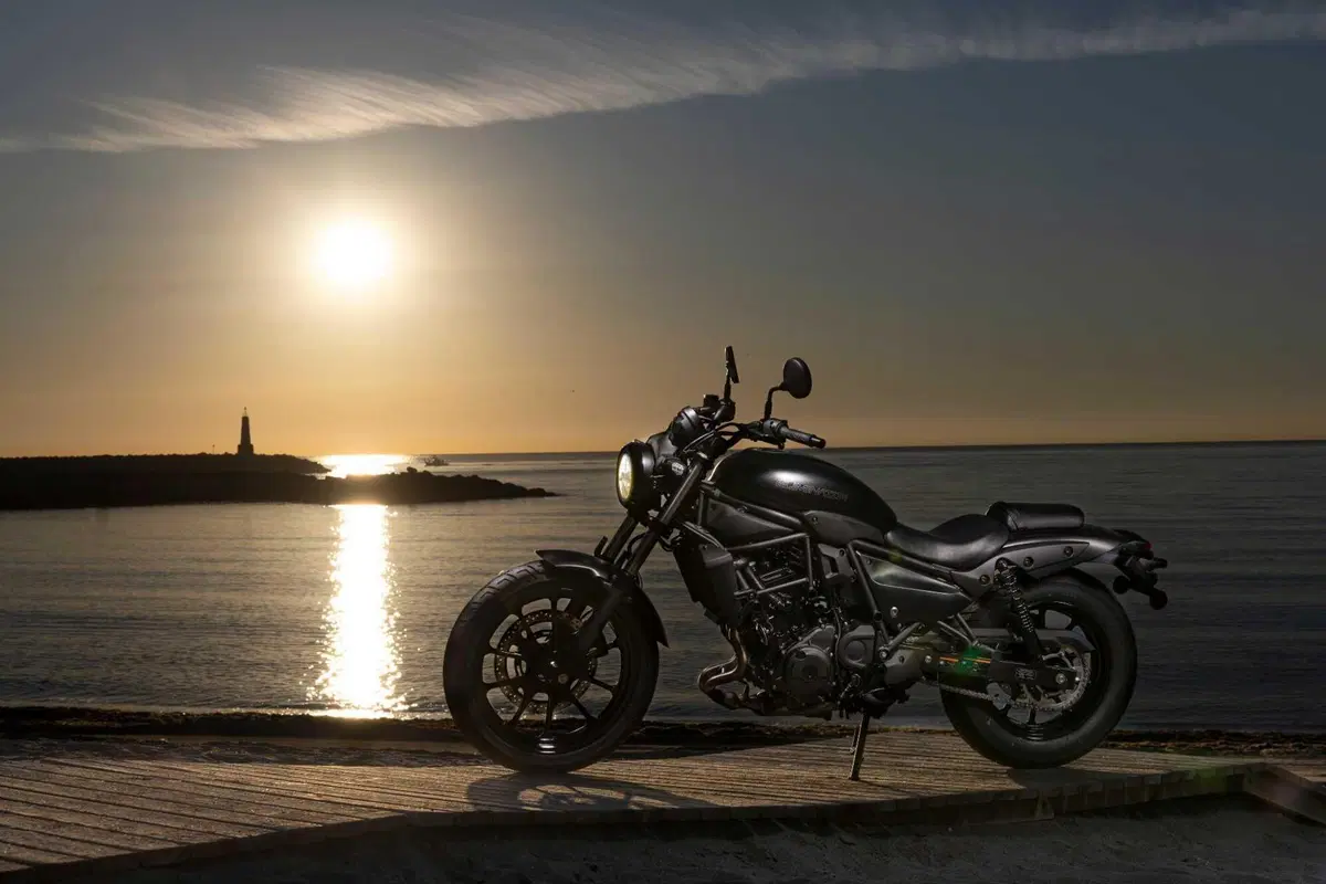 Kawasaki Eliminator 500 SE - Foto statiche (13)