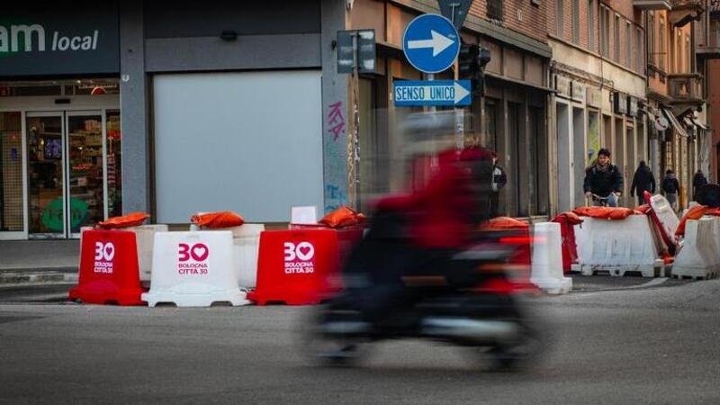 Bologna, rallentare a 30 km/h funziona veramente? I dati dopo due settimane di Citt&agrave; 30