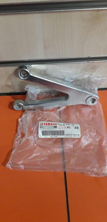 Supporto pedana ant. Dx Yamaha R1 5JJ274420000