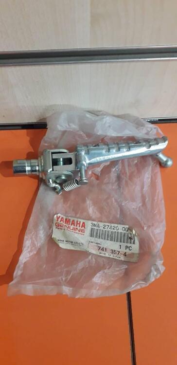 Pedana anteriore Dx Yamaha TZR 125 3MA274200000