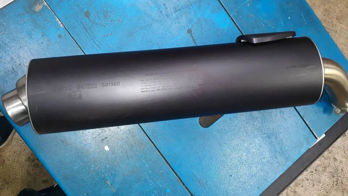 SILENZIATORE DX V11 LE MANS _ NAKED telaio KS Moto Guzzi