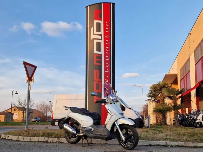 Aprilia Scarabeo 300 Special (2009 - 13) (3)