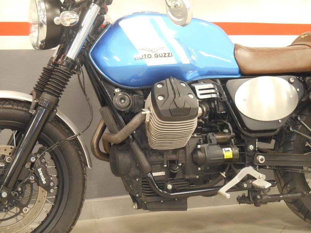 Moto Guzzi V7 II Stornello (2017 - 18) (2)