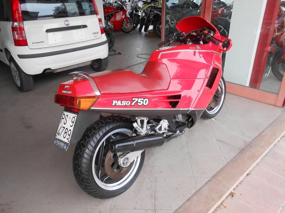 Ducati Paso 750 LMT (4)