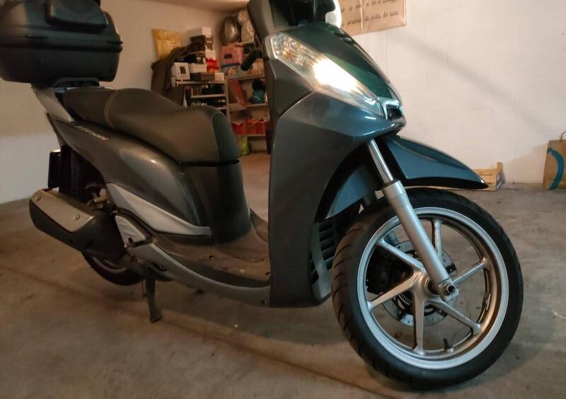 Honda SH 300 I usata disponibile a IM